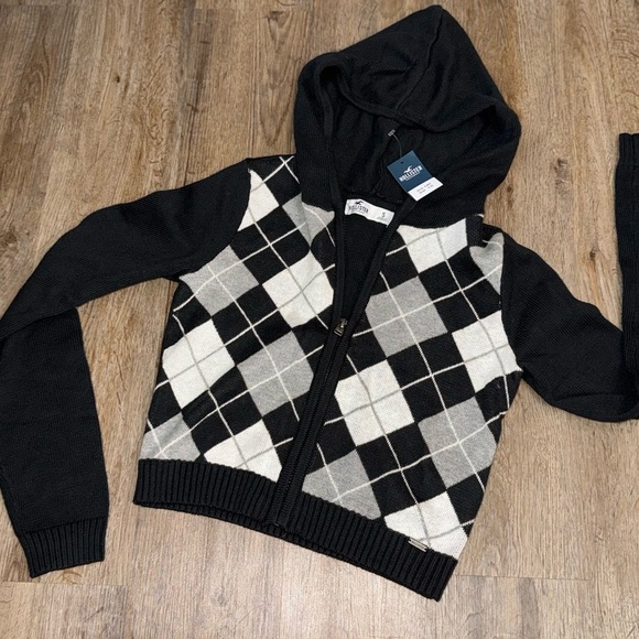 Hollister • Y2K Argyle Print Zip Hooded Cropped Sweater - Picture 4 of 10